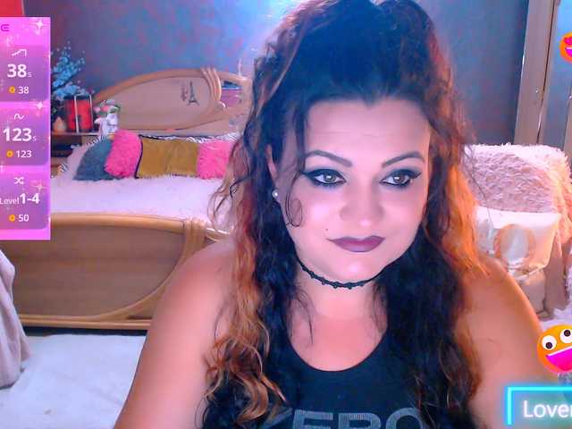 Ariellefoxy online show from August 16, 6:23 pm