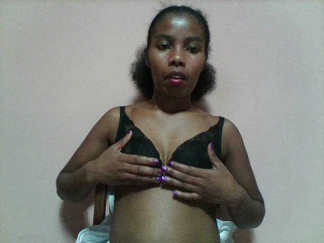 Arnela1 online show from August 12, 5:59 pm