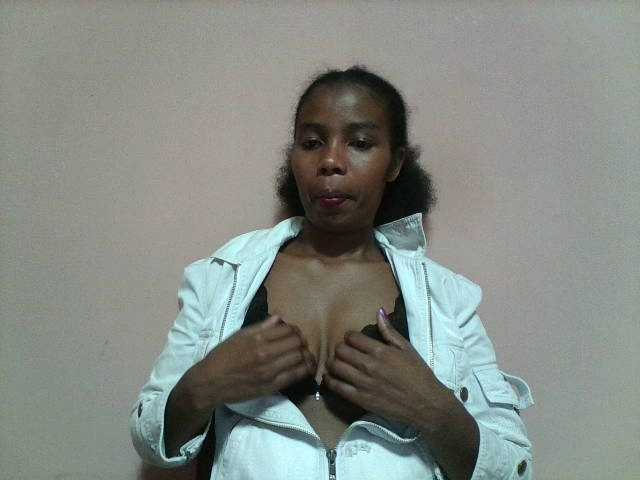 Arnela1 online show from August 12, 8:22 pm