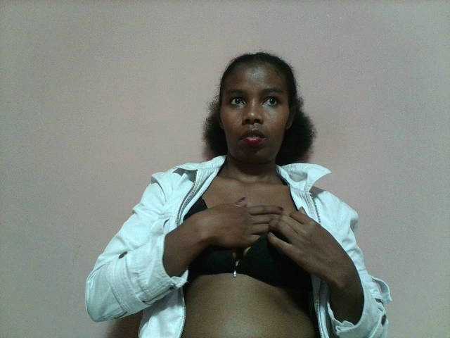 Arnela1 online show from August 12, 9:50 pm