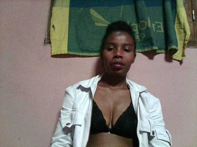 Arnela1 online show from August 15, 4:33 pm