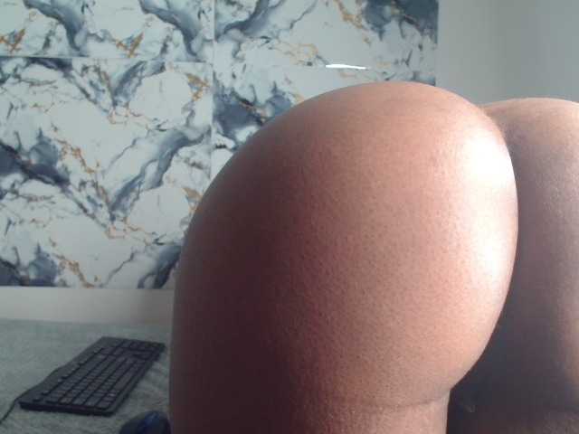 AshleyT255 online show from August 9, 5:30 am