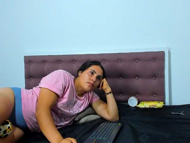 Ashleywen-d online show from August 4, 8:50 pm