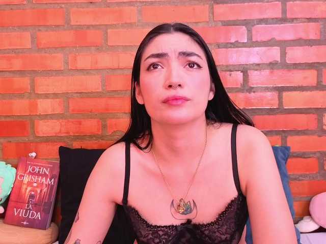 AuraLee online show from July 31, 3:40 pm
