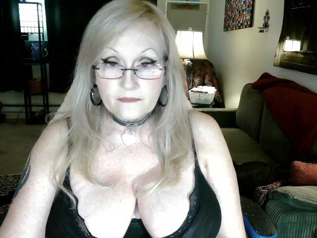 Ava6j74 online show from July 15, 5:19 am