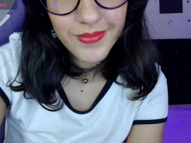 AvlieNoir online show from April 10, 8:51 am