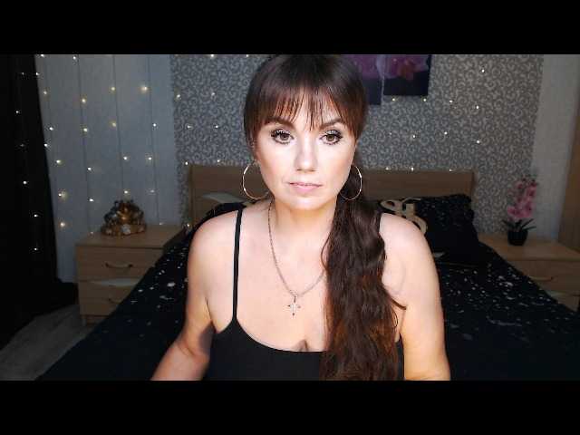 AwesomeValen online show from July 11, 10:21 am