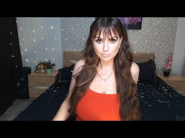 AwesomeValen online show from July 12, 1:06 pm