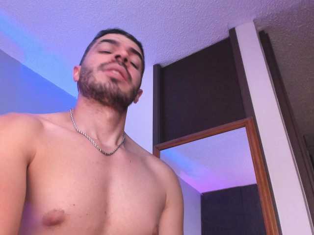 AxelandLara online show from August 27, 11:24 pm