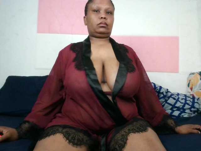 BIGTITTISXX online show from August 11, 12:01 am