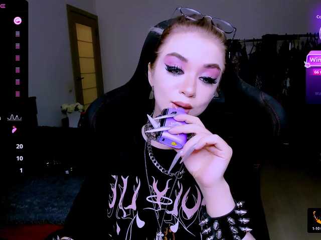 BabyNicole online show from April 14, 8:11 am