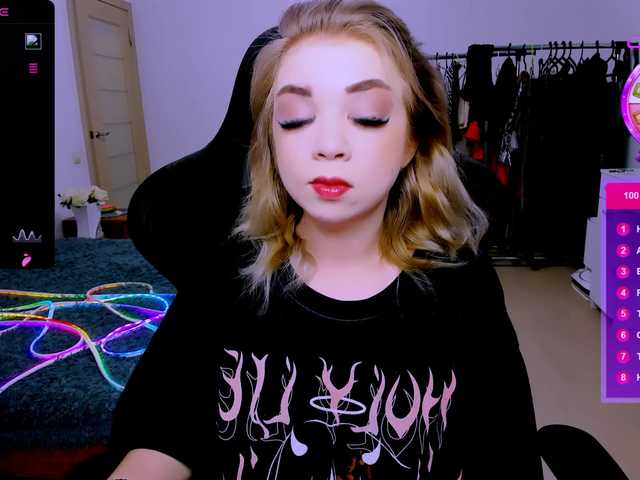 BabyNicole online show from April 17, 3:02 am