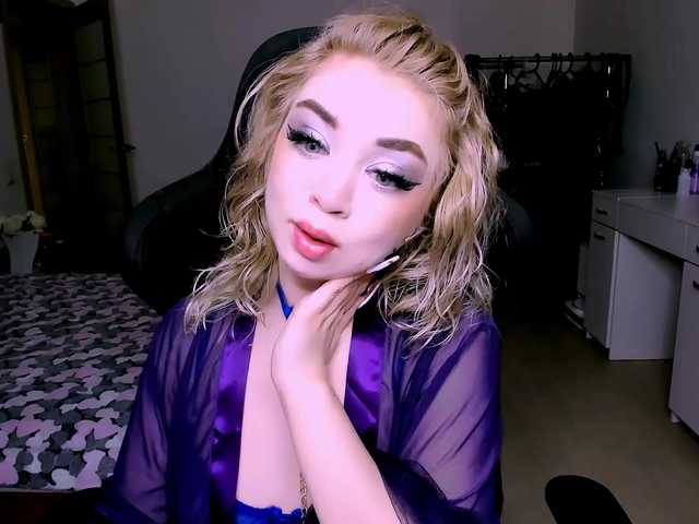 BabyNicole online show from April 28, 6:02 am