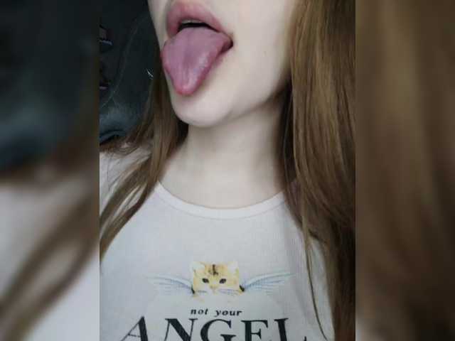 BadGirl v1 online show from August 12, 9:17 pm