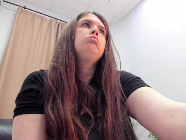 Battymoll online show from July 25, 3:49 pm