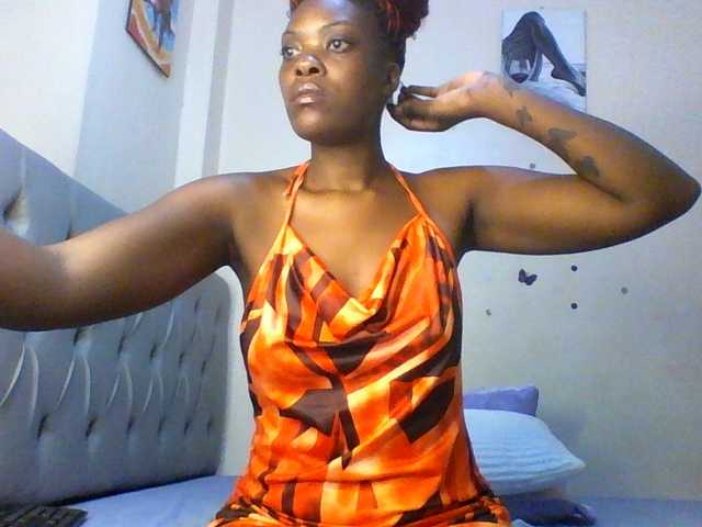 Beautifulhotass online show from August 3, 6:37 pm