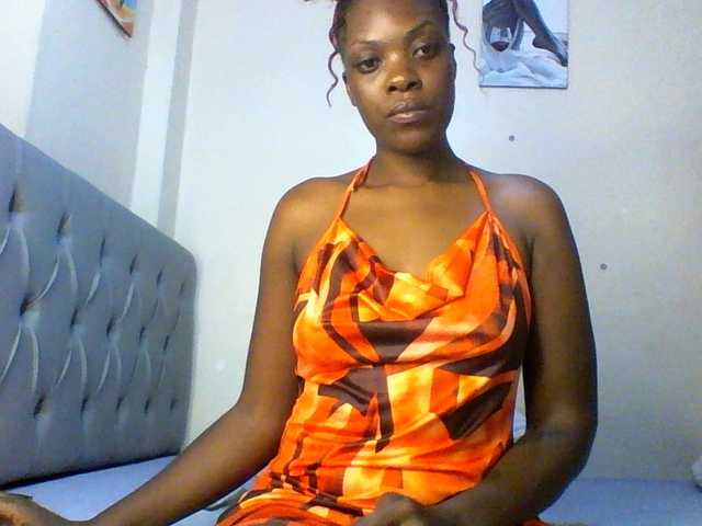 Beautifulhotass online show from August 3, 7:43 pm