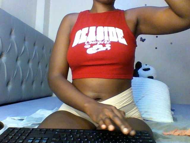 Beautifulhotass online show from August 4, 9:01 pm