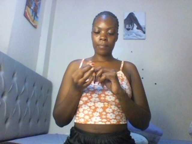Beautifulhotass online show from August 10, 7:04 pm