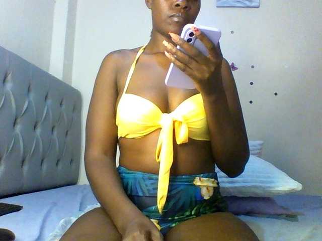 Beautifulhotass online show from August 11, 4:31 pm