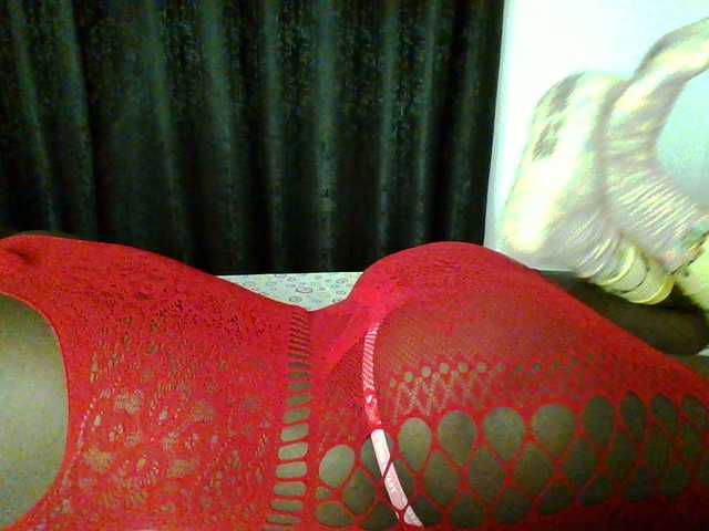 Bebes22 online show from August 8, 9:59 pm