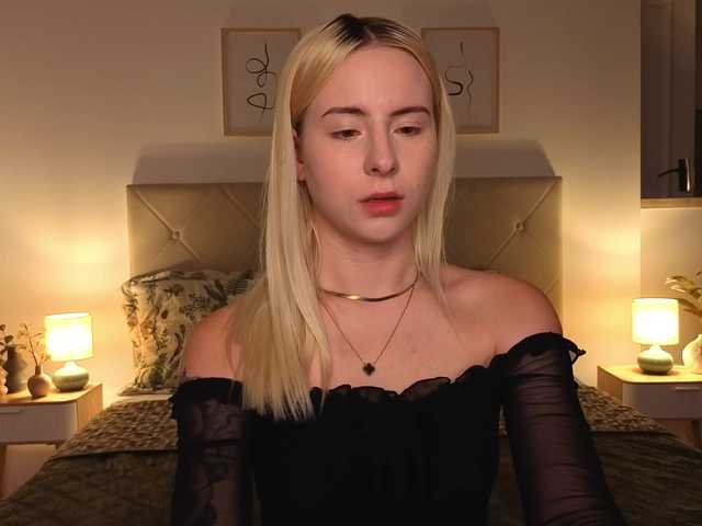 Bella-crazyy online show from August 5, 9:13 pm