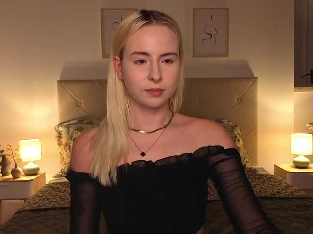 Bella-crazyy online show from August 6, 1:37 am