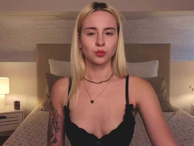 Bella-crazyy online show from August 14, 11:08 pm