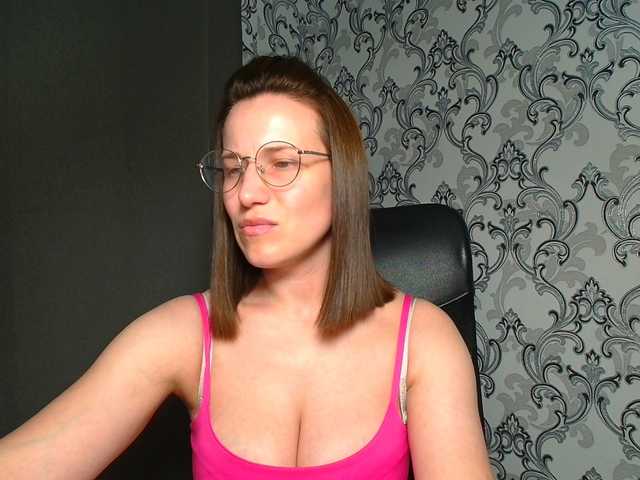 BellaKisss1 online show from August 2, 10:44 am