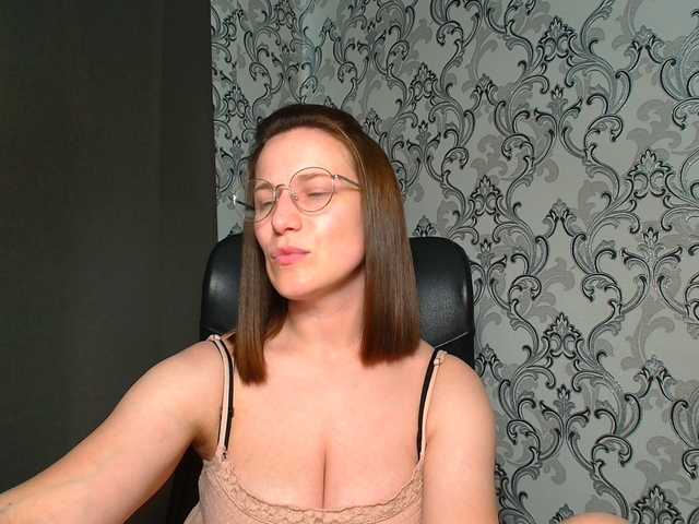 BellaKisss1 online show from August 5, 2:48 pm