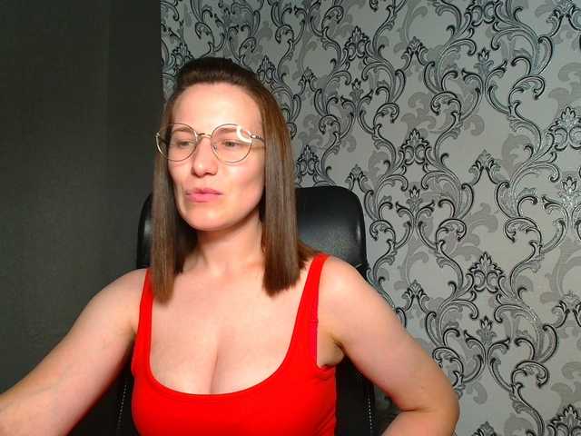 BellaKisss1 online show from August 8, 3:01 pm