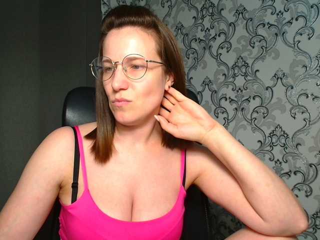 BellaKisss1 online show from August 9, 12:39 pm