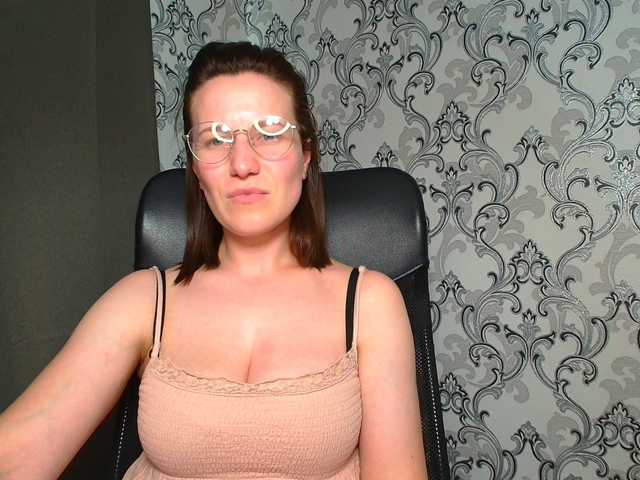 BellaKisss1 online show from August 10, 3:02 pm