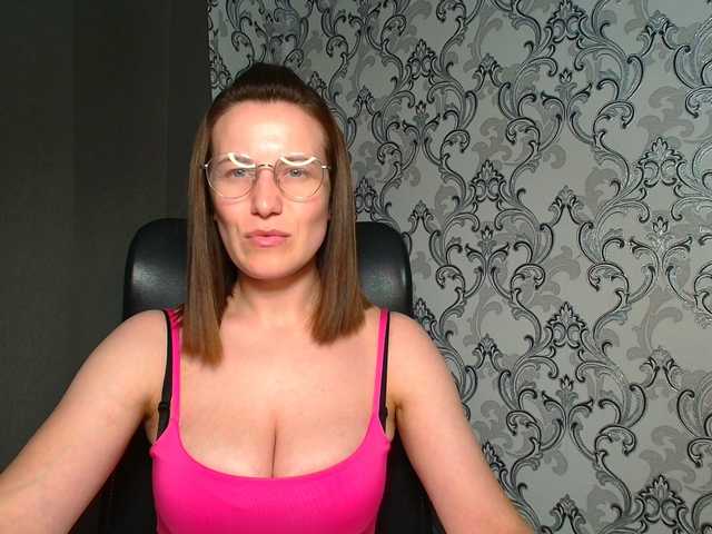 BellaKisss1 online show from August 15, 11:58 am