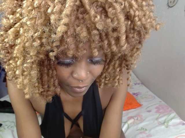BellaLyna online show from May 10, 2:47 am