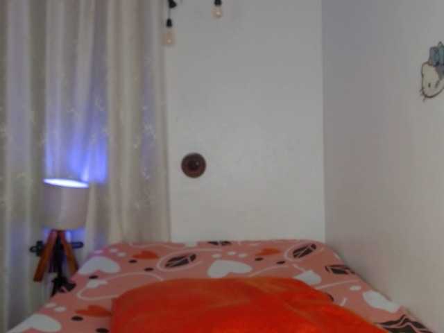 BellaLyna online show from May 16, 7:25 pm