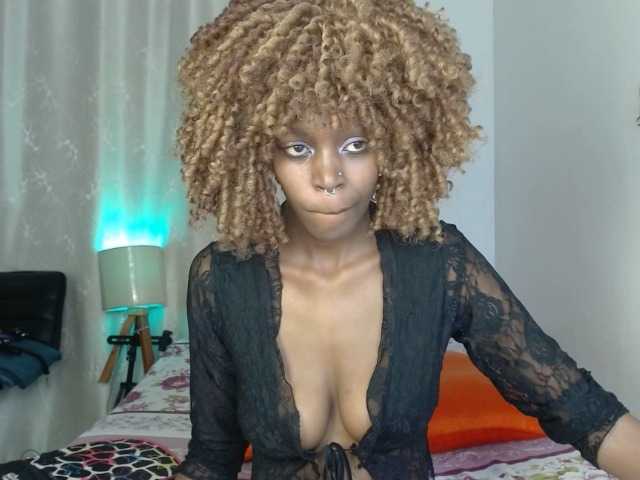 BellaLyna online show from May 17, 6:31 pm