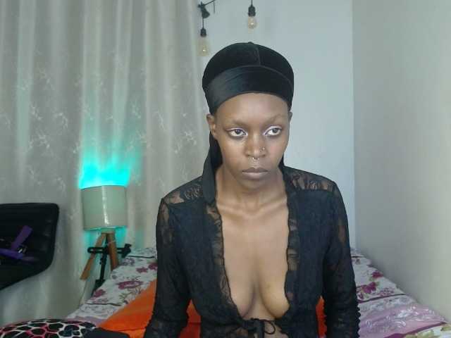 BellaLyna online show from May 18, 1:28 am