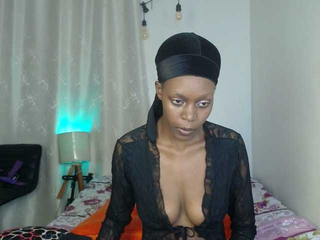 BellaLyna online show from May 18, 2:56 am