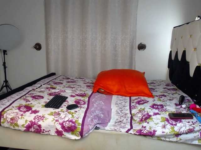 BellaLyna online show from May 26, 11:39 pm