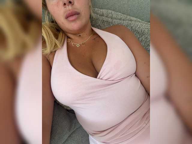 BellaMae online show from August 17, 11:37 am