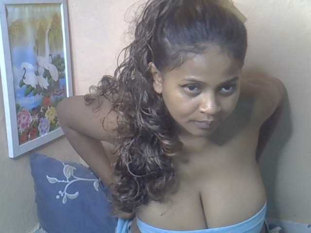 Bellalabelle online show from August 5, 9:57 pm