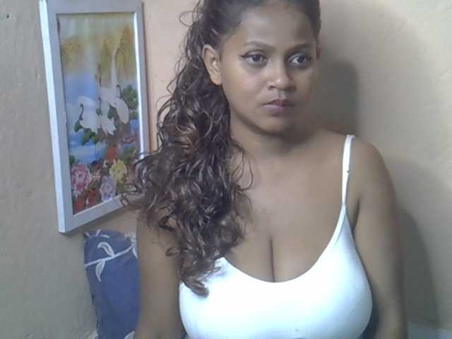 Bellalabelle online show from August 8, 4:40 pm