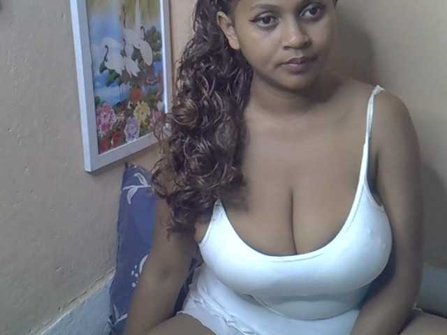 Bellalabelle online show from August 8, 5:57 pm