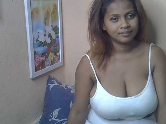 Bellalabelle online show from August 8, 8:31 pm
