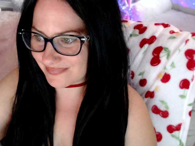 Bellastarrr84 online show from August 12, 12:07 pm