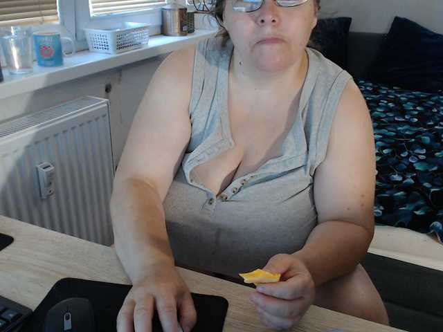 Bessy123 online show from August 11, 11:56 am