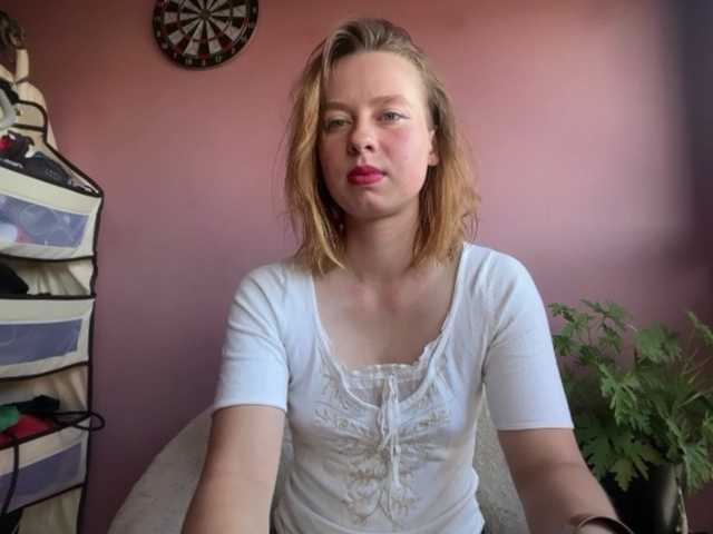BettyLovely online show from August 10, 10:49 am