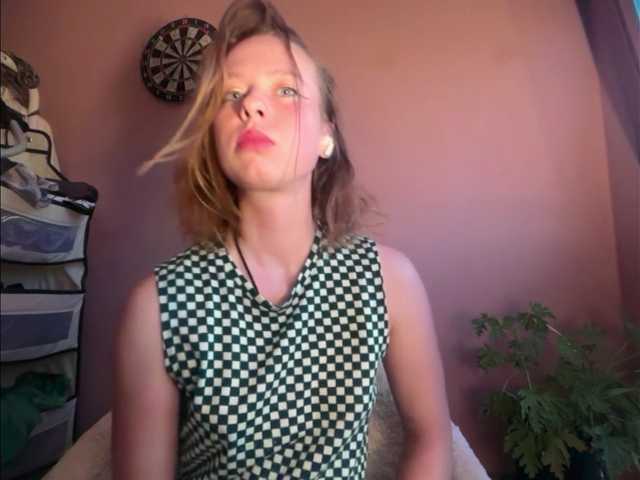 BettyLovely online show from August 12, 6:10 pm