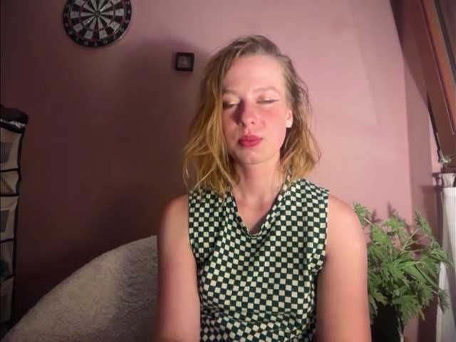 BettyLovely online show from August 12, 9:28 pm